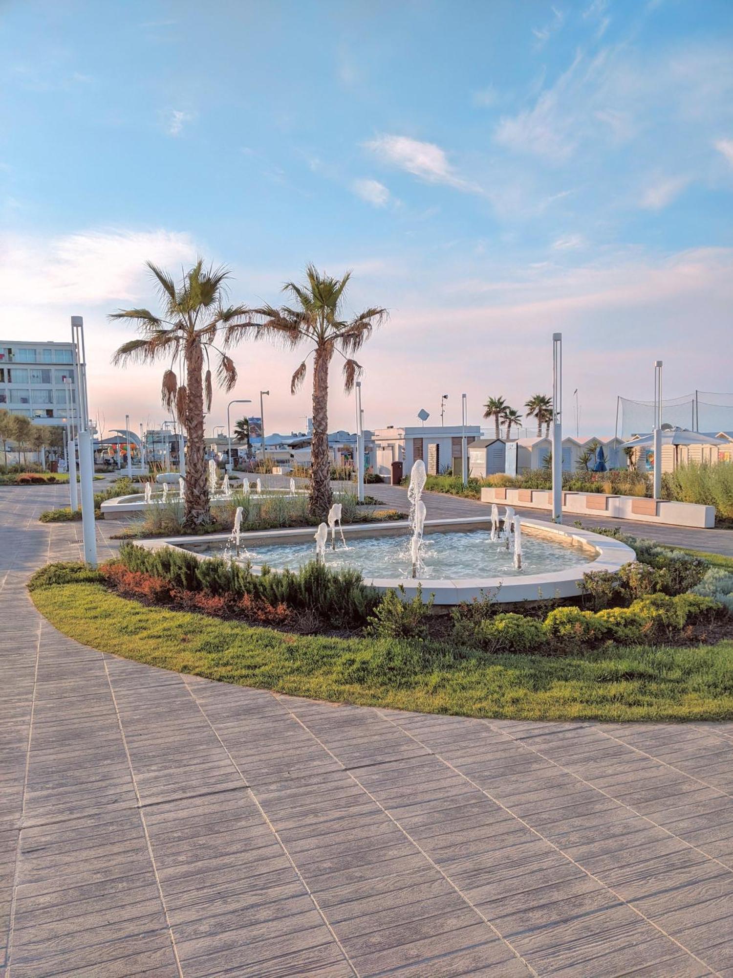 Appartamento A Riccione Con Balconcino Vista Mare Luaran gambar